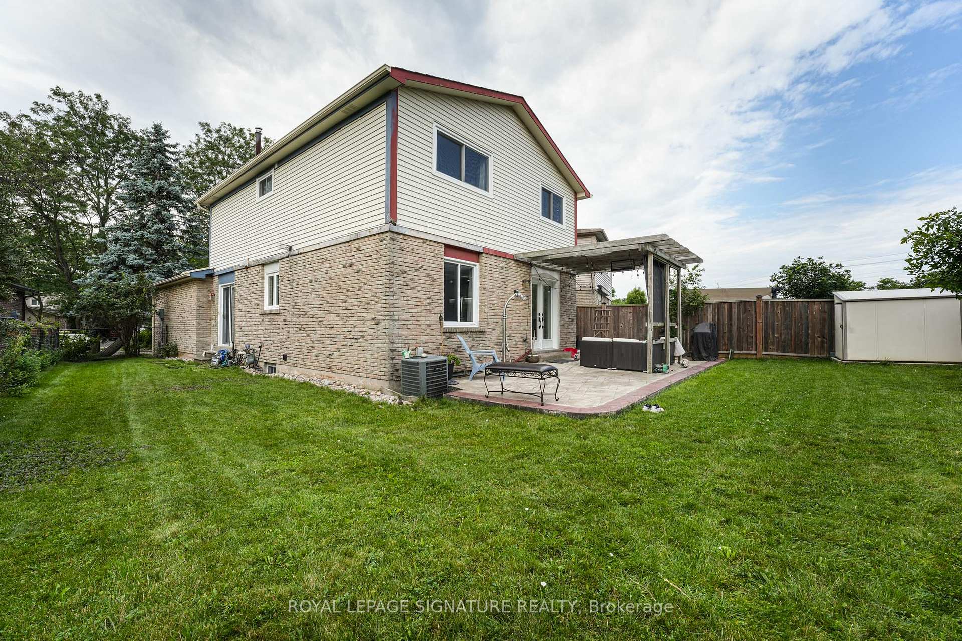 Photo 33 of 1521 Ealing Court, Oakville, Falgarwood — HOMEH
