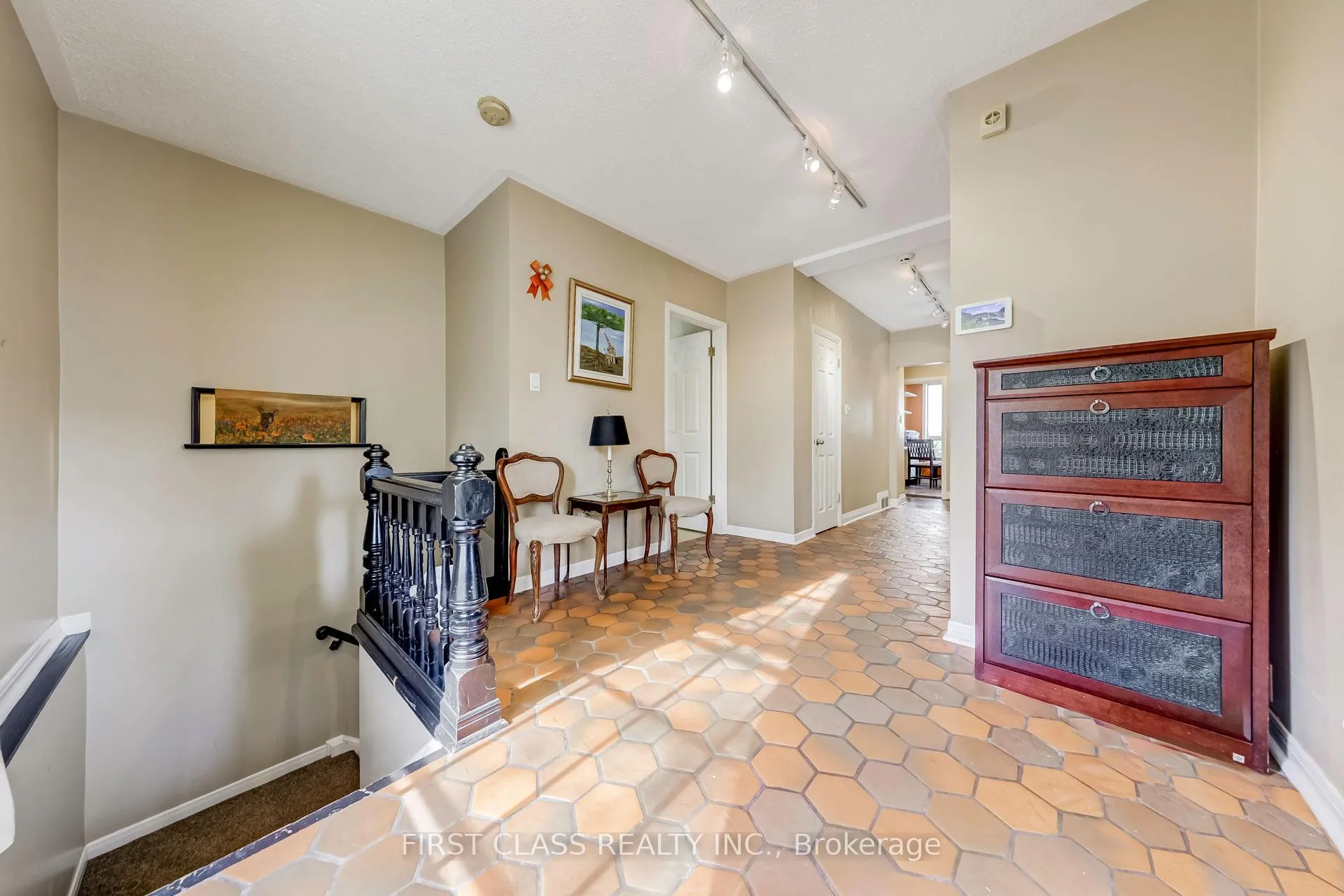 Photo 7 of 26 York Road, North York, Bridle Path-Sunnybrook-York Mills — HOMEH