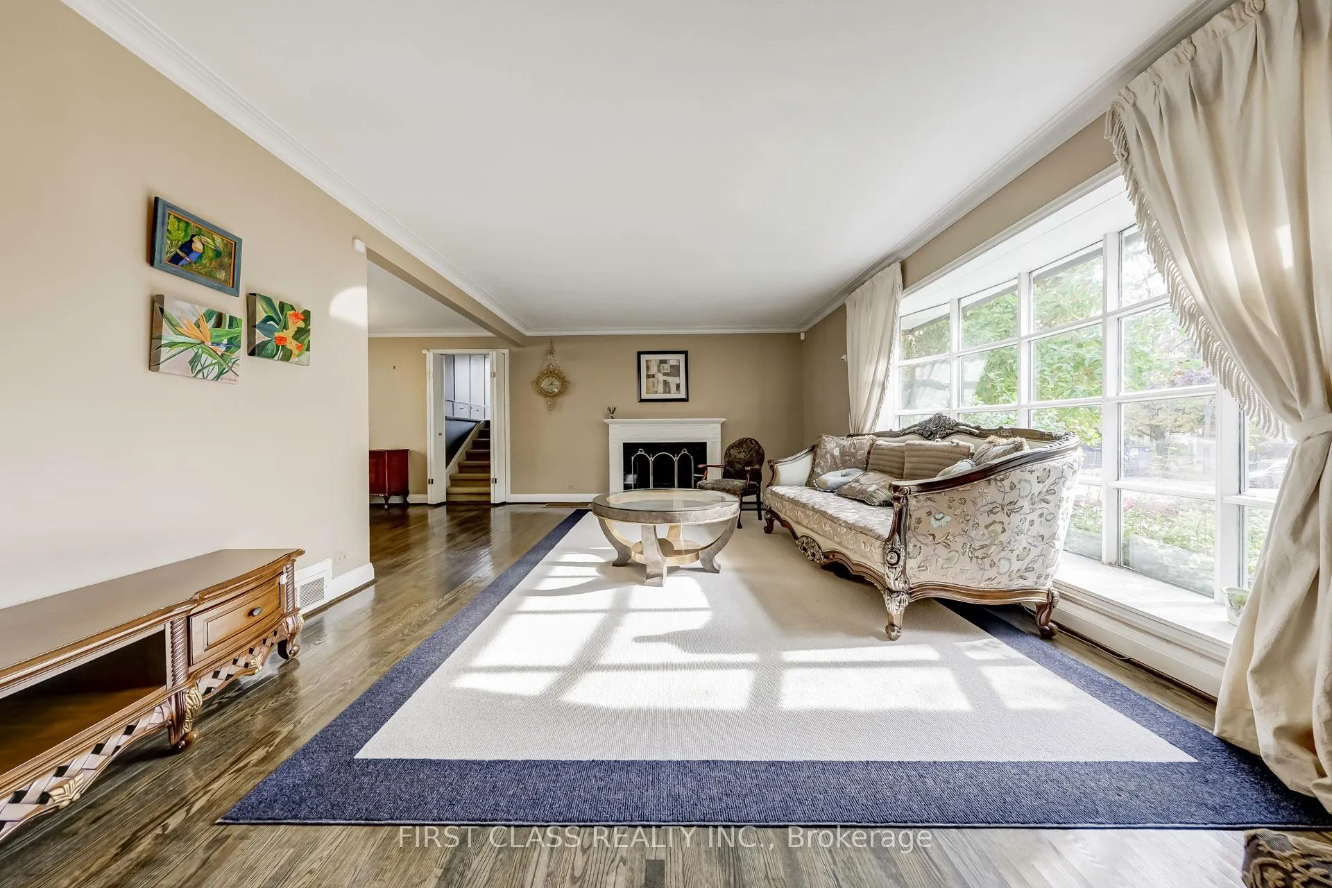 Photo 8 of 26 York Road, North York, Bridle Path-Sunnybrook-York Mills — HOMEH