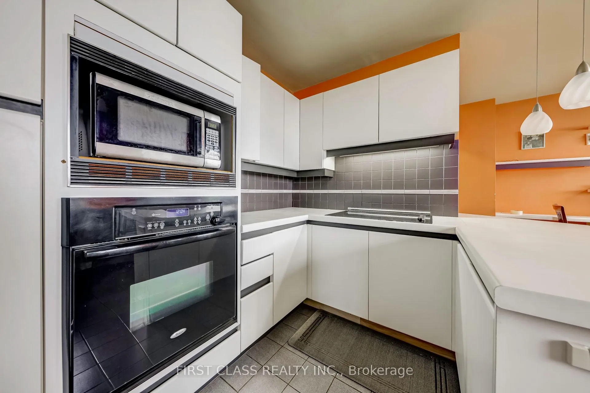 Photo 14 of 26 York Road, North York, Bridle Path-Sunnybrook-York Mills — HOMEH