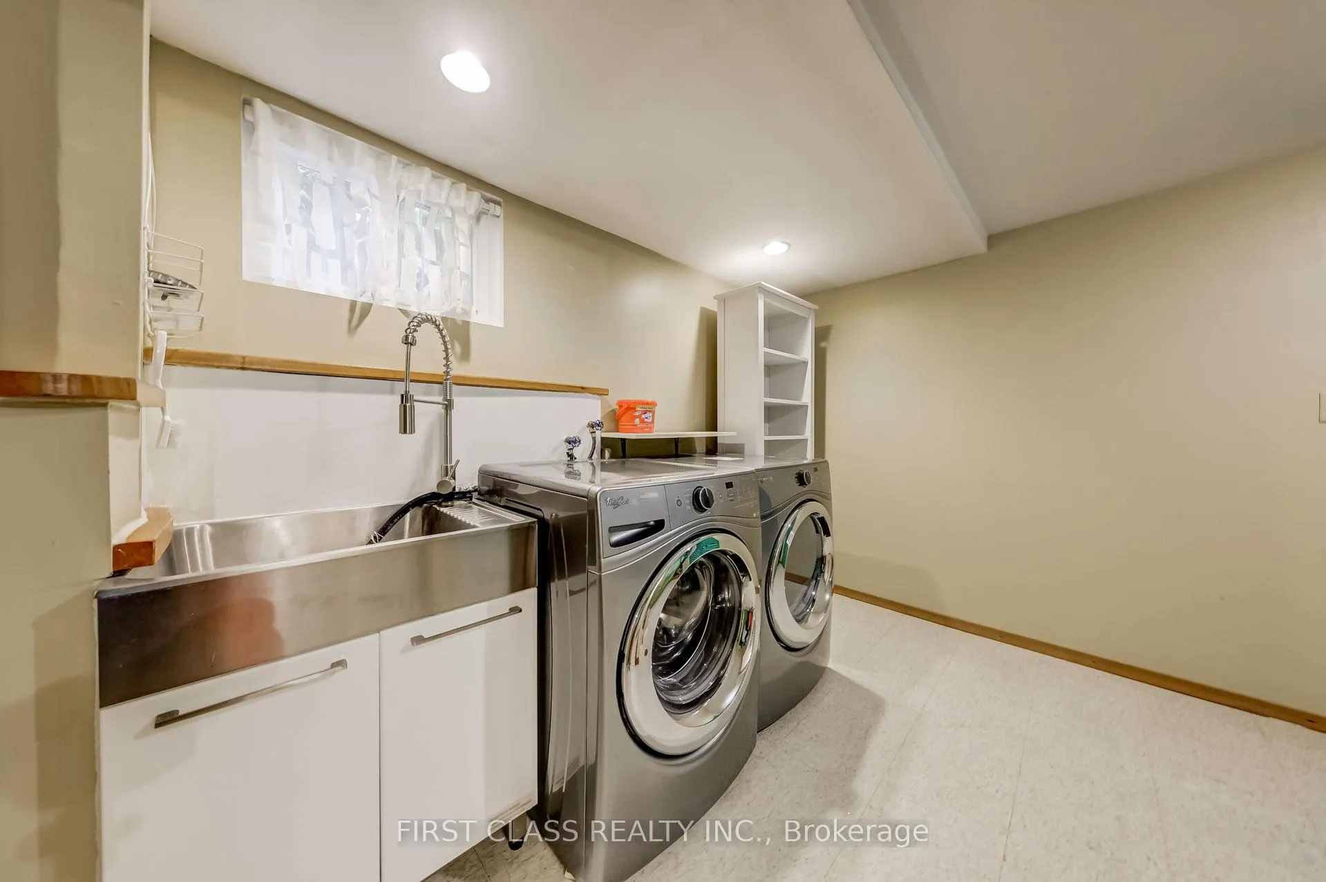 Photo 27 of 26 York Road, North York, Bridle Path-Sunnybrook-York Mills — HOMEH