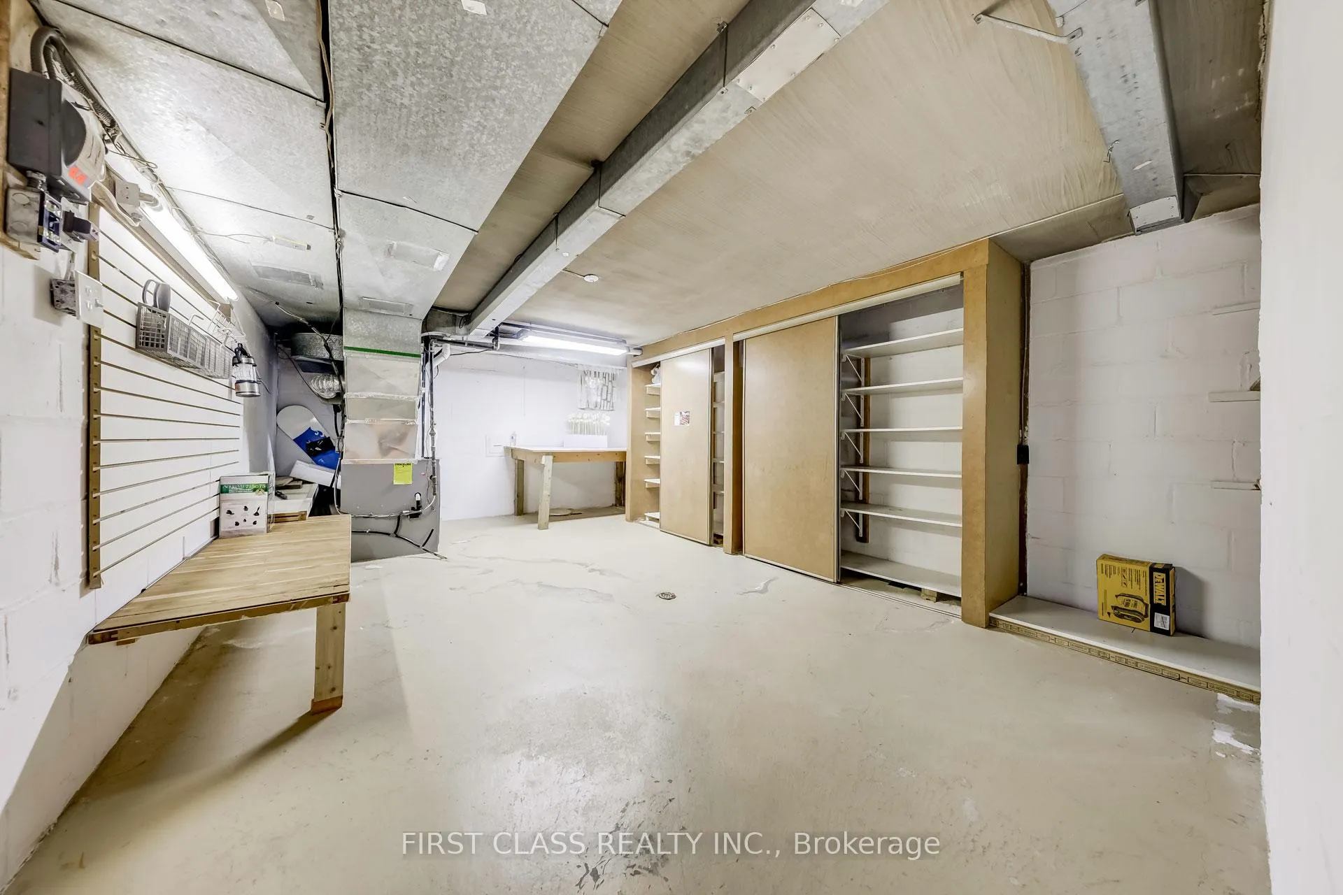Photo 33 of 26 York Road, North York, Bridle Path-Sunnybrook-York Mills — HOMEH