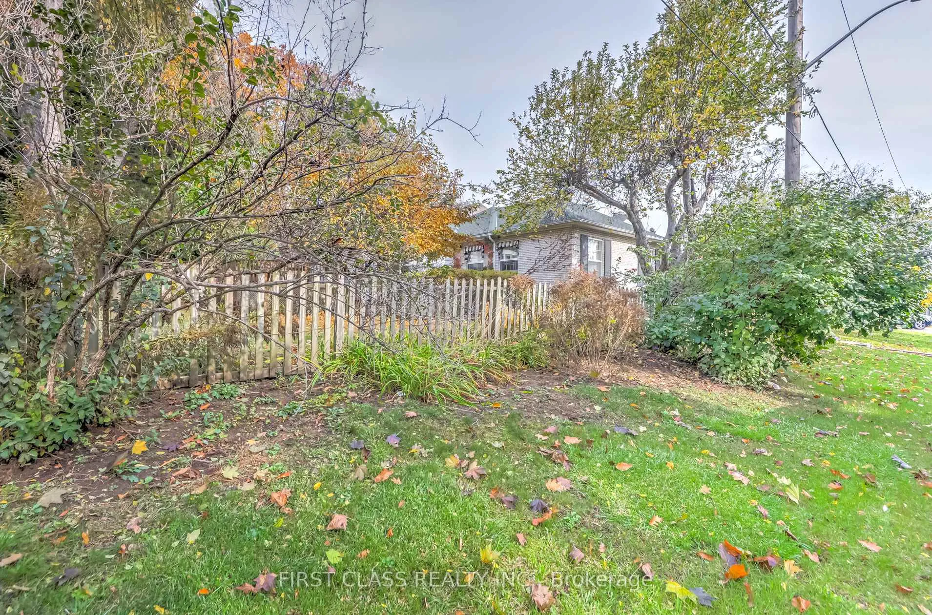 Photo 37 of 26 York Road, North York, Bridle Path-Sunnybrook-York Mills — HOMEH