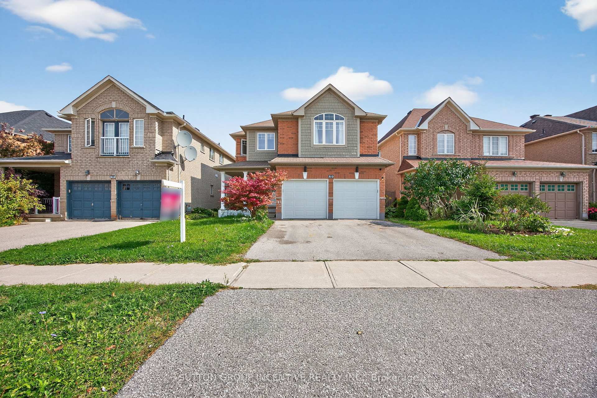 Photo 9 of 50 Tudor Crescent, Barrie, Innis-Shore — HOMEH