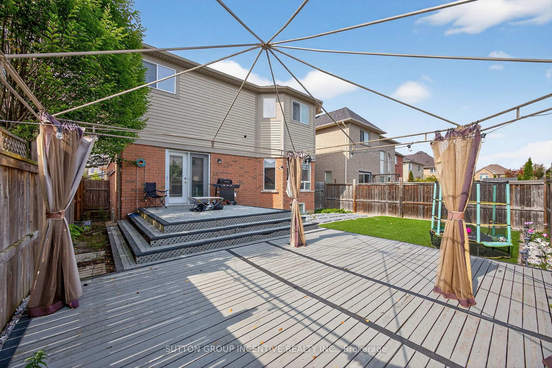 Photo 15 of 50 Tudor Crescent, Barrie, Innis-Shore — HOMEH