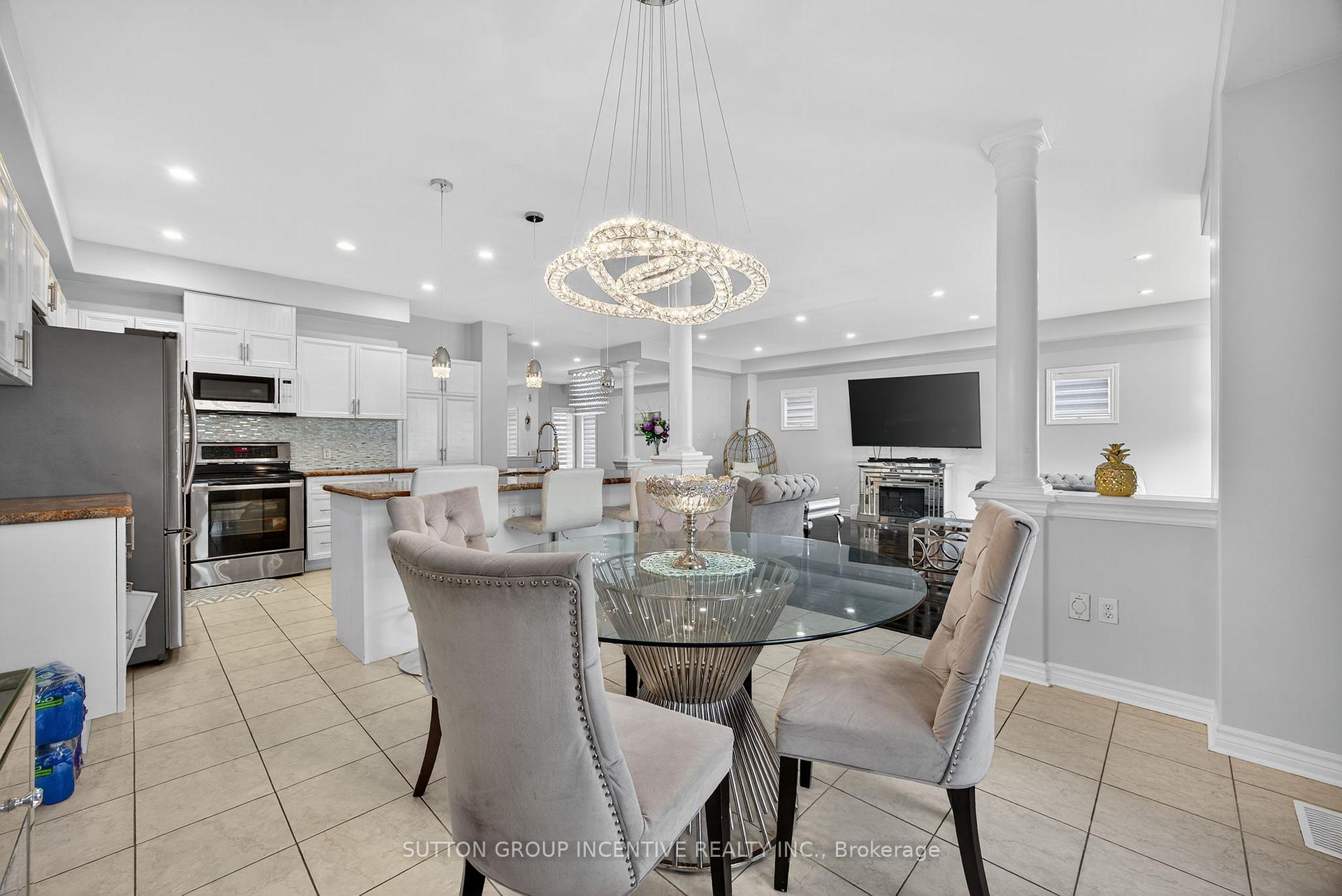 Photo 17 of 50 Tudor Crescent, Barrie, Innis-Shore — HOMEH