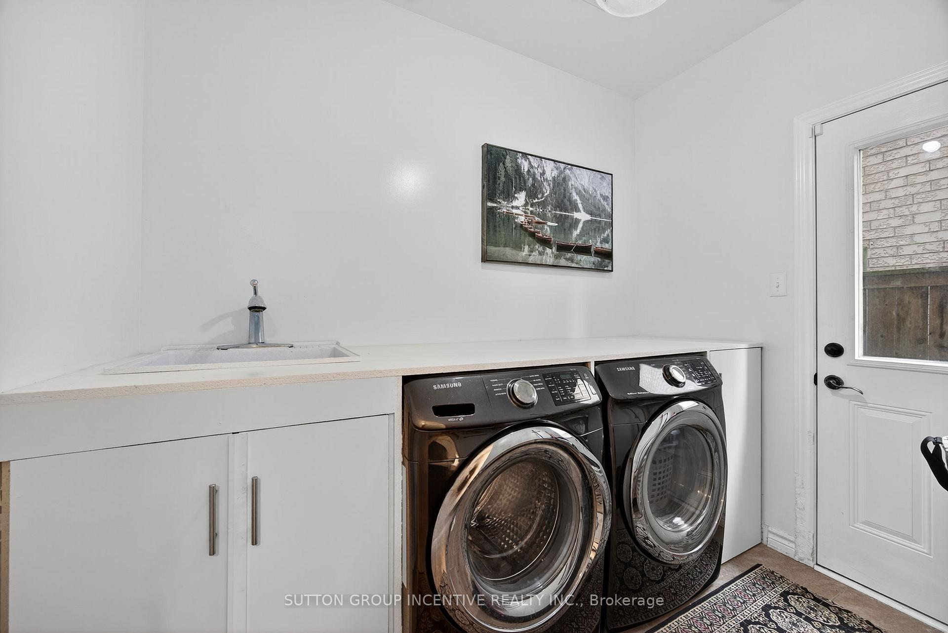 Photo 21 of 50 Tudor Crescent, Barrie, Innis-Shore — HOMEH