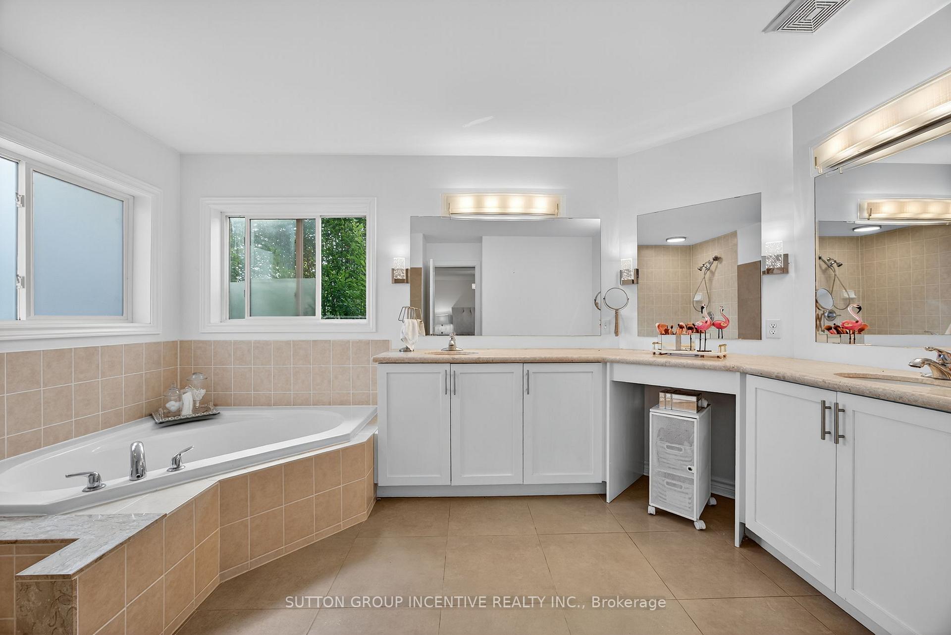 Photo 26 of 50 Tudor Crescent, Barrie, Innis-Shore — HOMEH