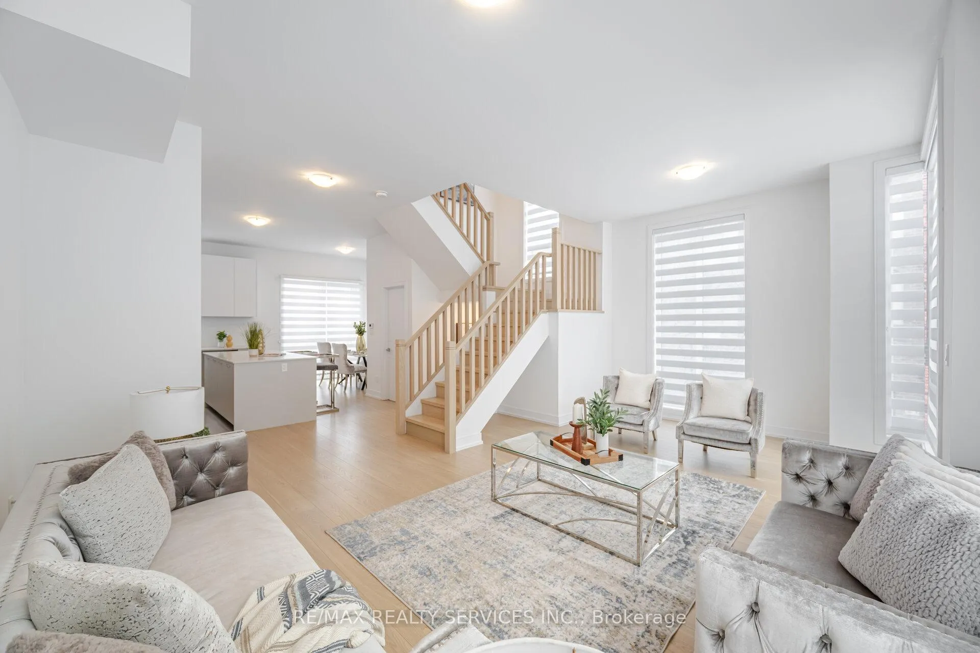 Photo 3 of 1 Taylor Court, Caledon, Bolton West — HOMEH