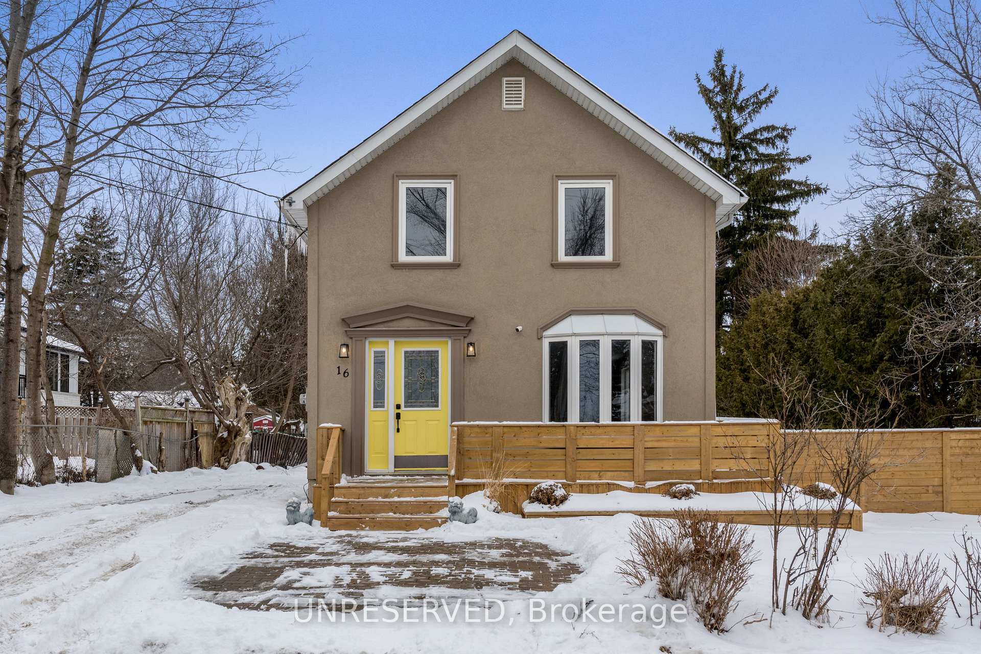 Photo 3 of 16 Ewing Street, Halton Hills, Georgetown — HOMEH
