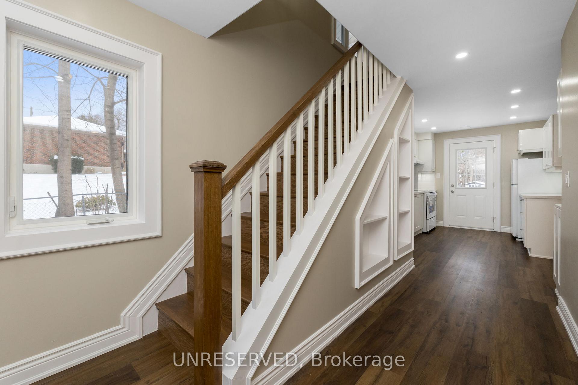 Photo 6 of 16 Ewing Street, Halton Hills, Georgetown — HOMEH