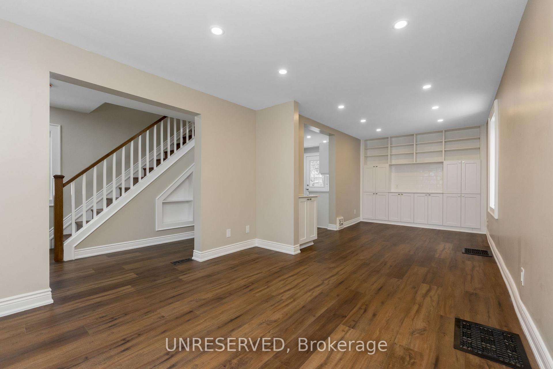 Photo 10 of 16 Ewing Street, Halton Hills, Georgetown — HOMEH
