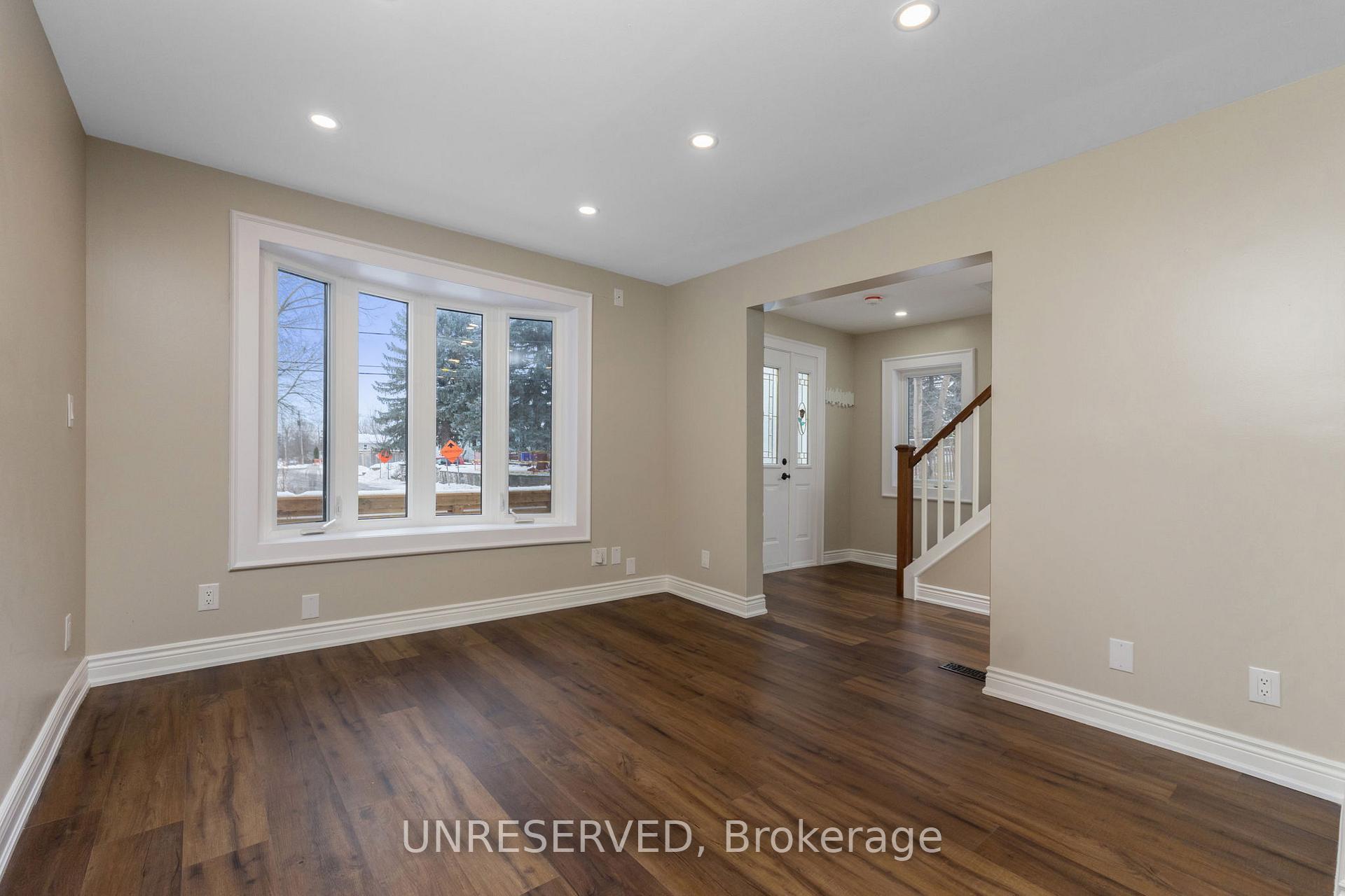 Photo 11 of 16 Ewing Street, Halton Hills, Georgetown — HOMEH