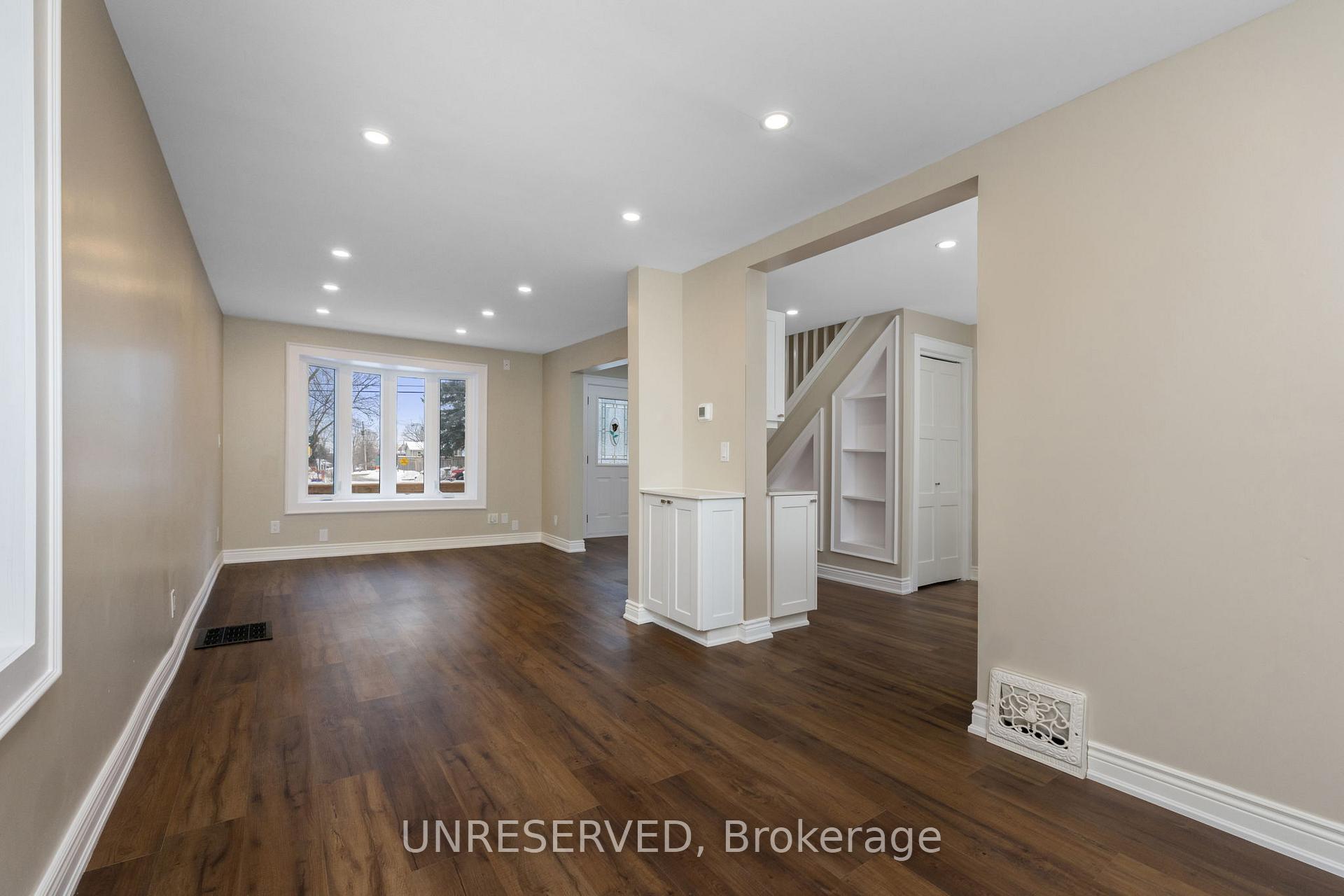 Photo 15 of 16 Ewing Street, Halton Hills, Georgetown — HOMEH