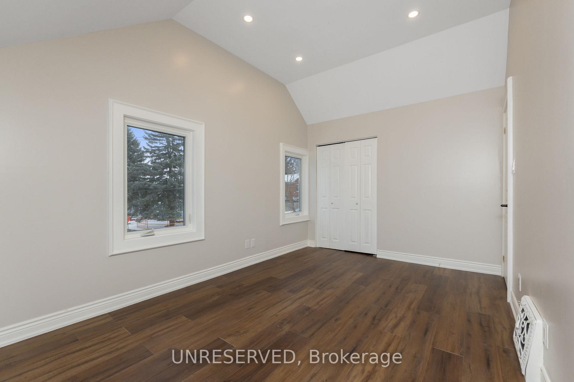 Photo 24 of 16 Ewing Street, Halton Hills, Georgetown — HOMEH