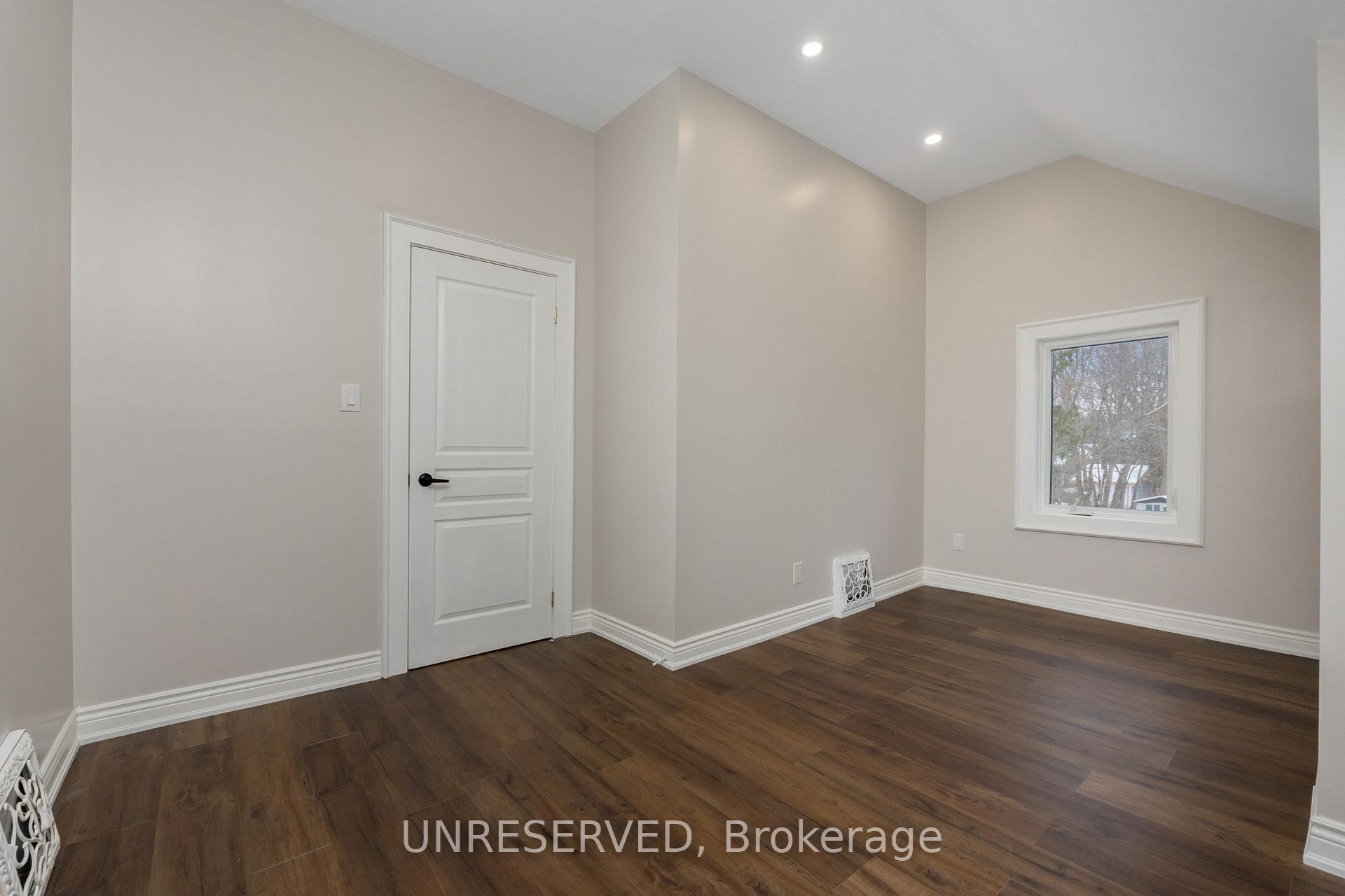 Photo 28 of 16 Ewing Street, Halton Hills, Georgetown — HOMEH