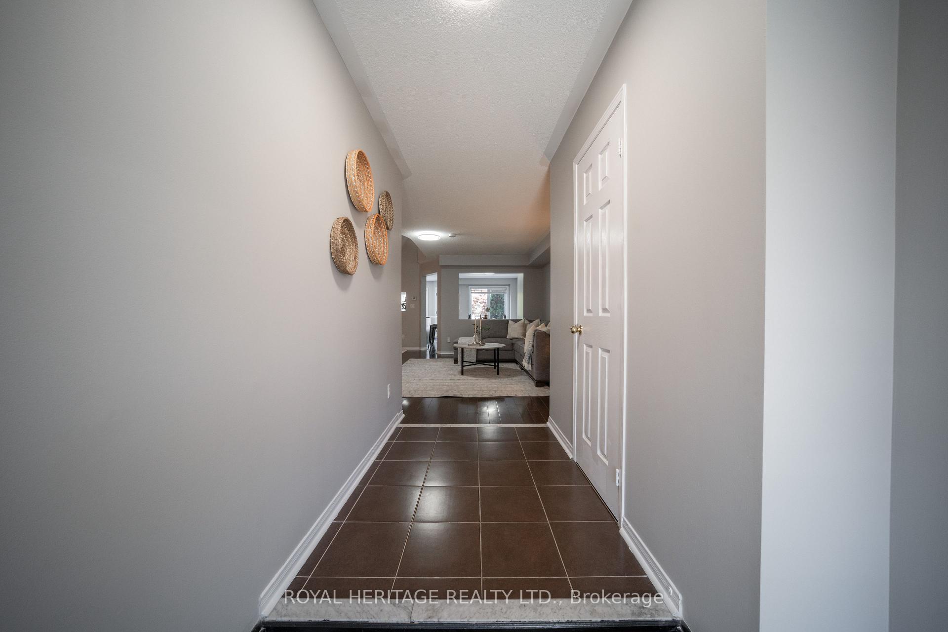 Photo 8 of 158 Angier Crescent, Ajax, South East — HOMEH