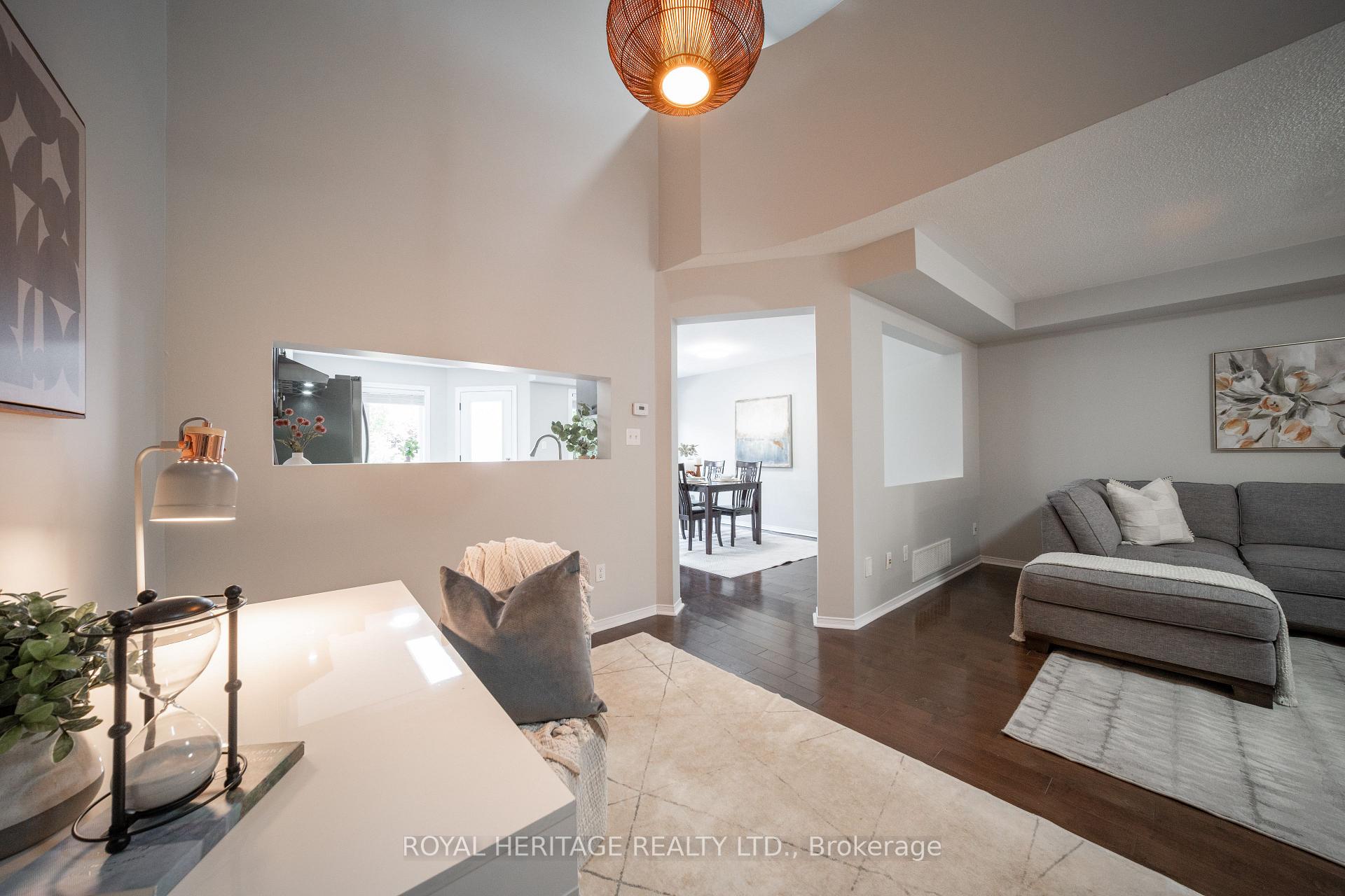 Photo 9 of 158 Angier Crescent, Ajax, South East — HOMEH