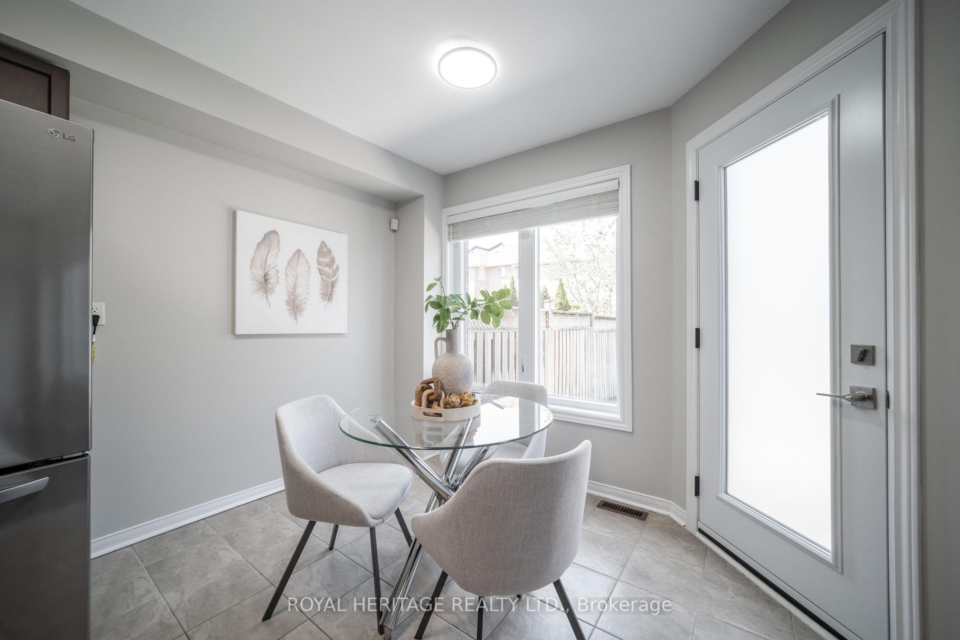 Photo 11 of 158 Angier Crescent, Ajax, South East — HOMEH