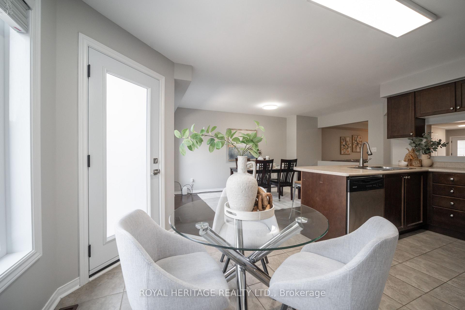 Photo 12 of 158 Angier Crescent, Ajax, South East — HOMEH