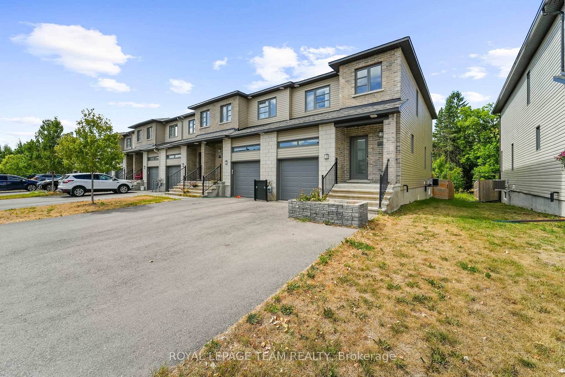 Photo 3 of 279 Munro Street, Carleton Place — HOMEH