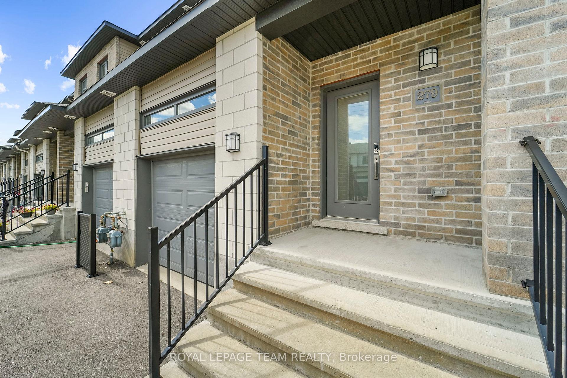 Photo 4 of 279 Munro Street, Carleton Place — HOMEH