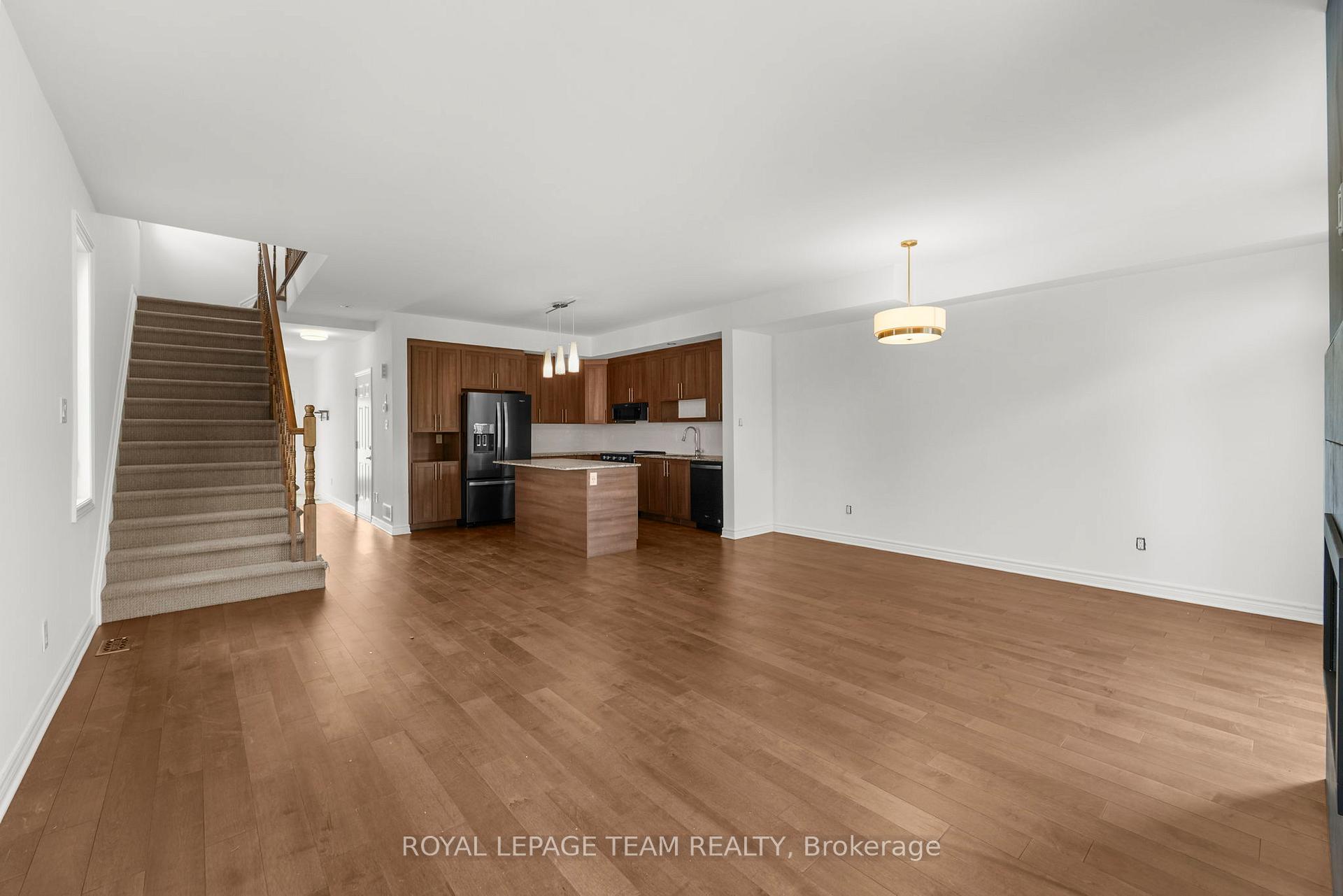 Photo 10 of 279 Munro Street, Carleton Place — HOMEH