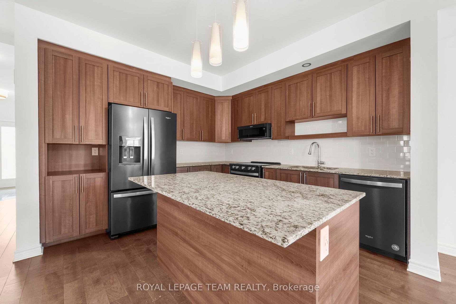 Photo 11 of 279 Munro Street, Carleton Place — HOMEH