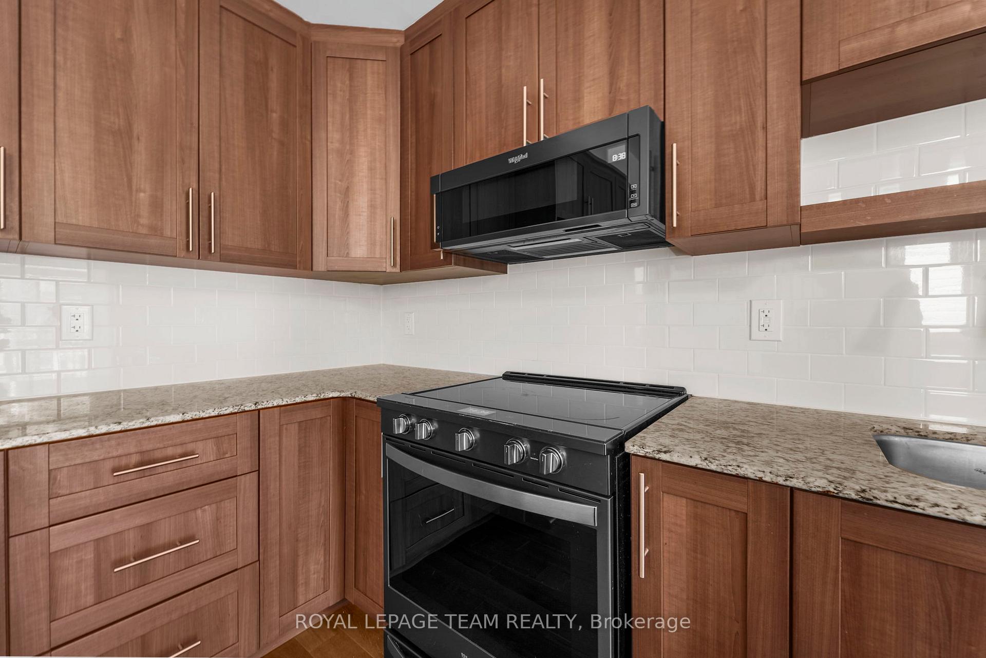 Photo 14 of 279 Munro Street, Carleton Place — HOMEH