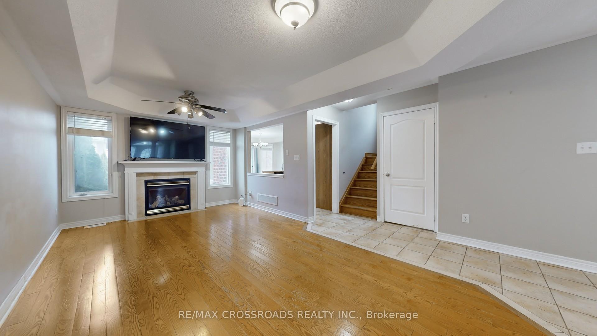 Photo 5 of 37 Ian Drive, Georgina, Keswick South — HOMEH