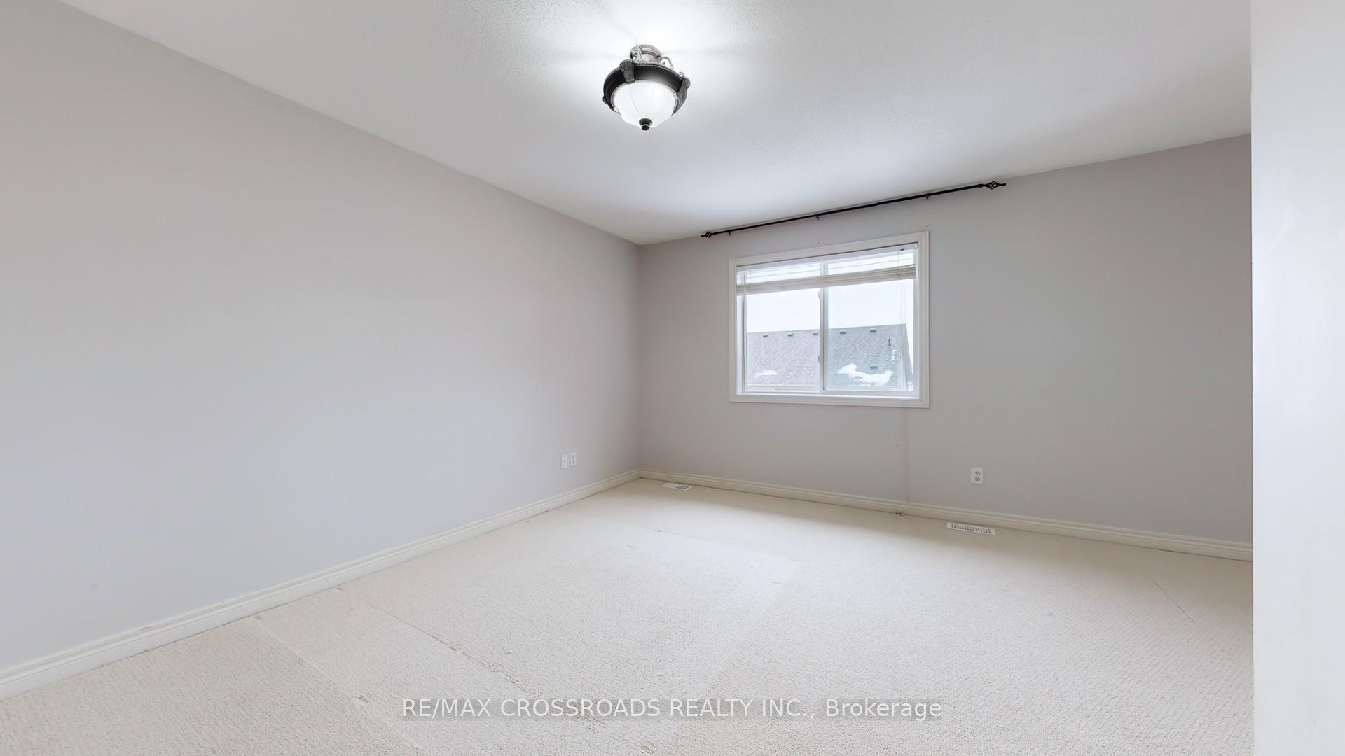 Photo 15 of 37 Ian Drive, Georgina, Keswick South — HOMEH