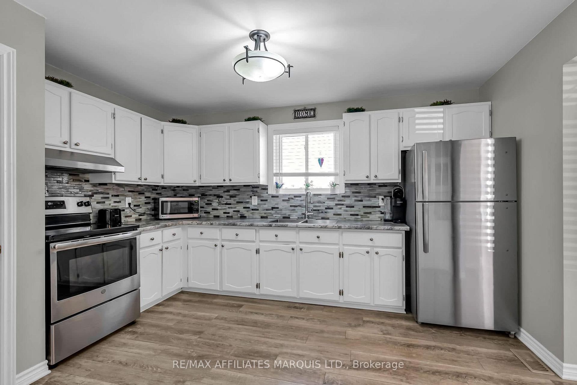 Photo 3 of 273 Meadowvale Crescent, Cornwall — HOMEH