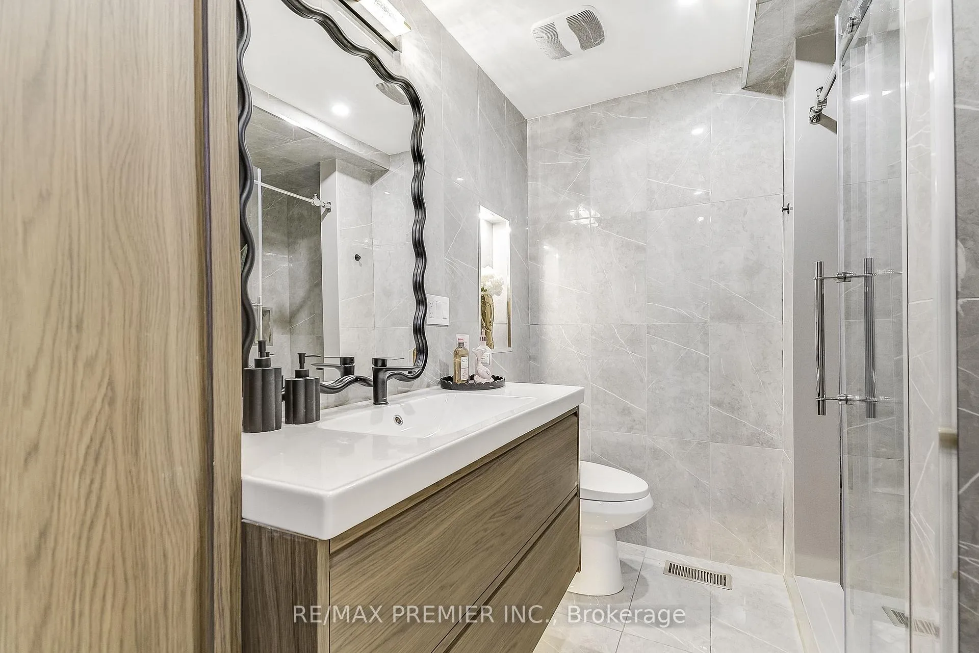 Photo 17 of 83 Birchview Drive, Hamilton, Berrisfield — HOMEH