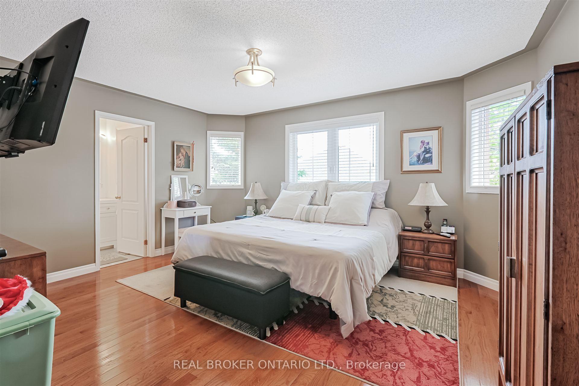Photo 13 of 40 Padfield Drive, Clarington, Bowmanville — HOMEH