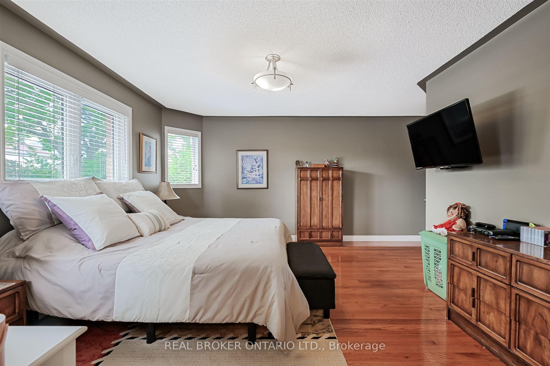 Photo 14 of 40 Padfield Drive, Clarington, Bowmanville — HOMEH