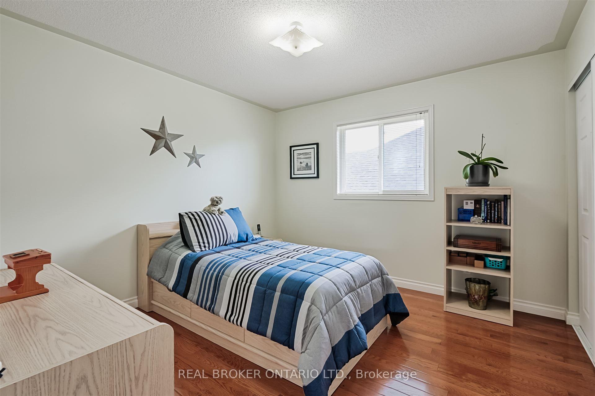 Photo 18 of 40 Padfield Drive, Clarington, Bowmanville — HOMEH