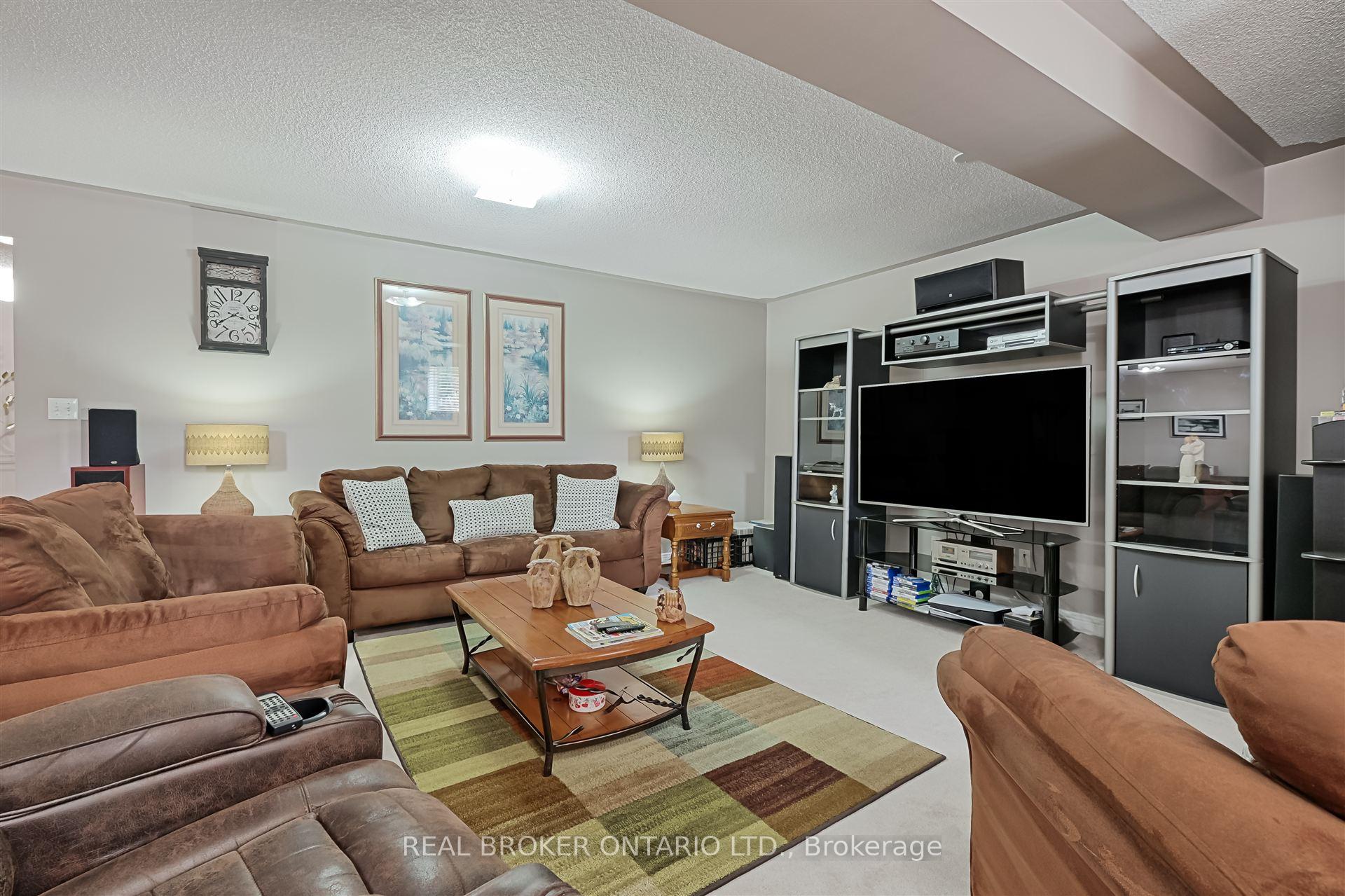 Photo 26 of 40 Padfield Drive, Clarington, Bowmanville — HOMEH