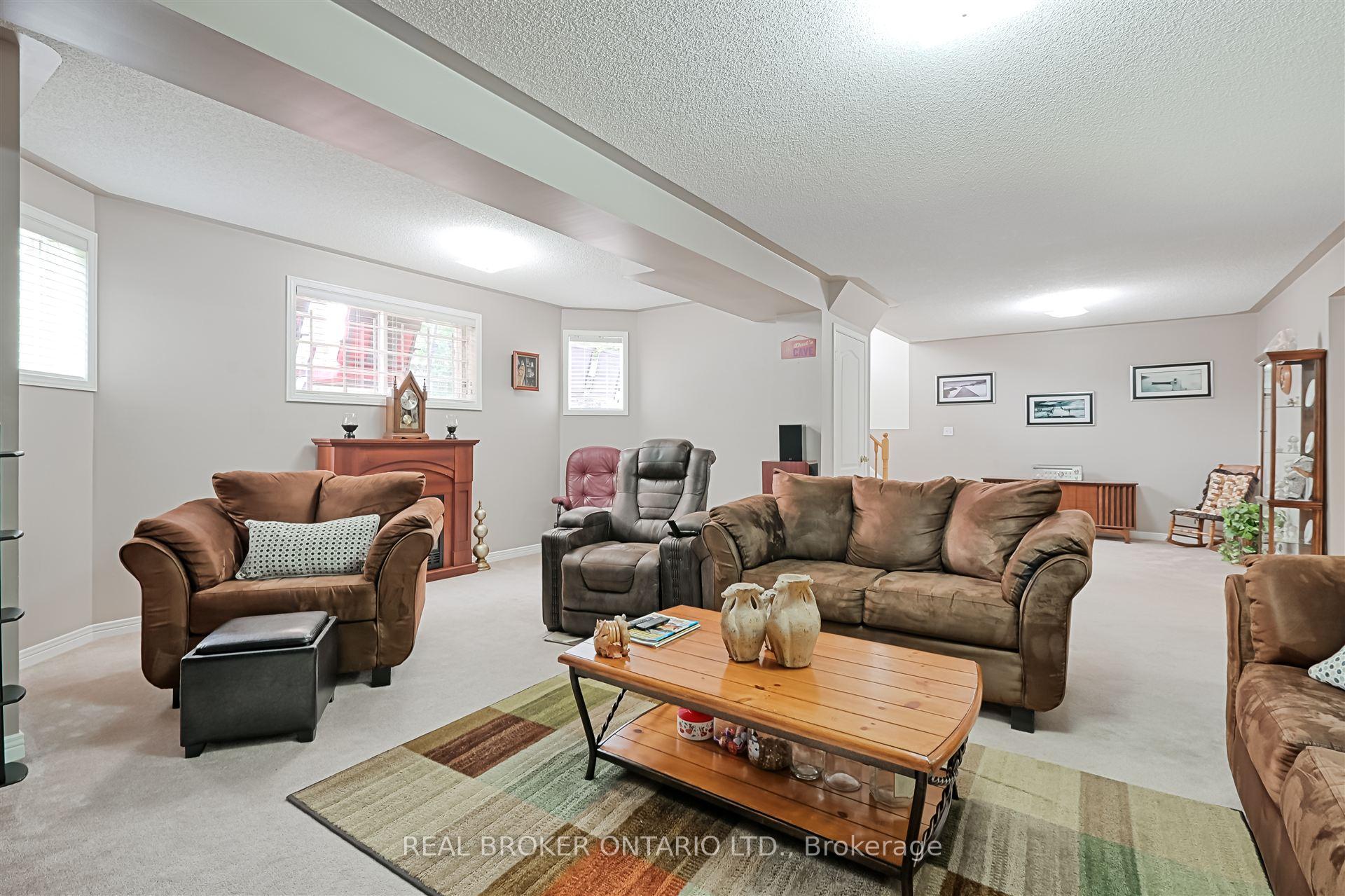 Photo 28 of 40 Padfield Drive, Clarington, Bowmanville — HOMEH