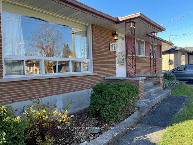 Photo 2 of 741 Sandfield Crescent, Cornwall — HOMEH