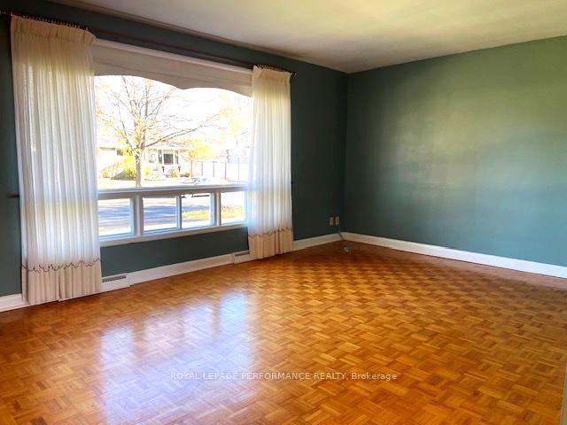 Photo 4 of 741 Sandfield Crescent, Cornwall — HOMEH