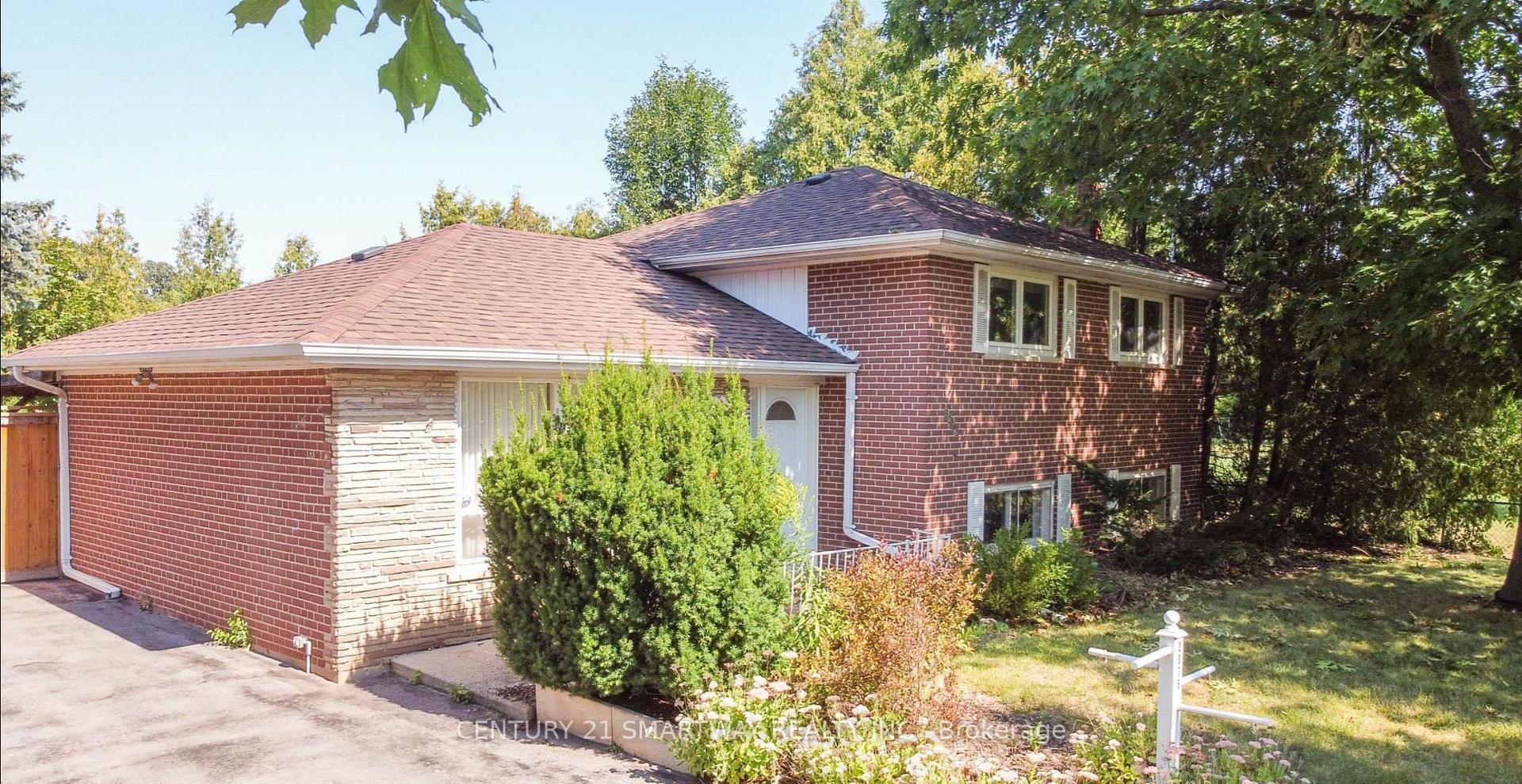 Photo 2 of 2075 Seabrook Drive, Oakville, West — HOMEH