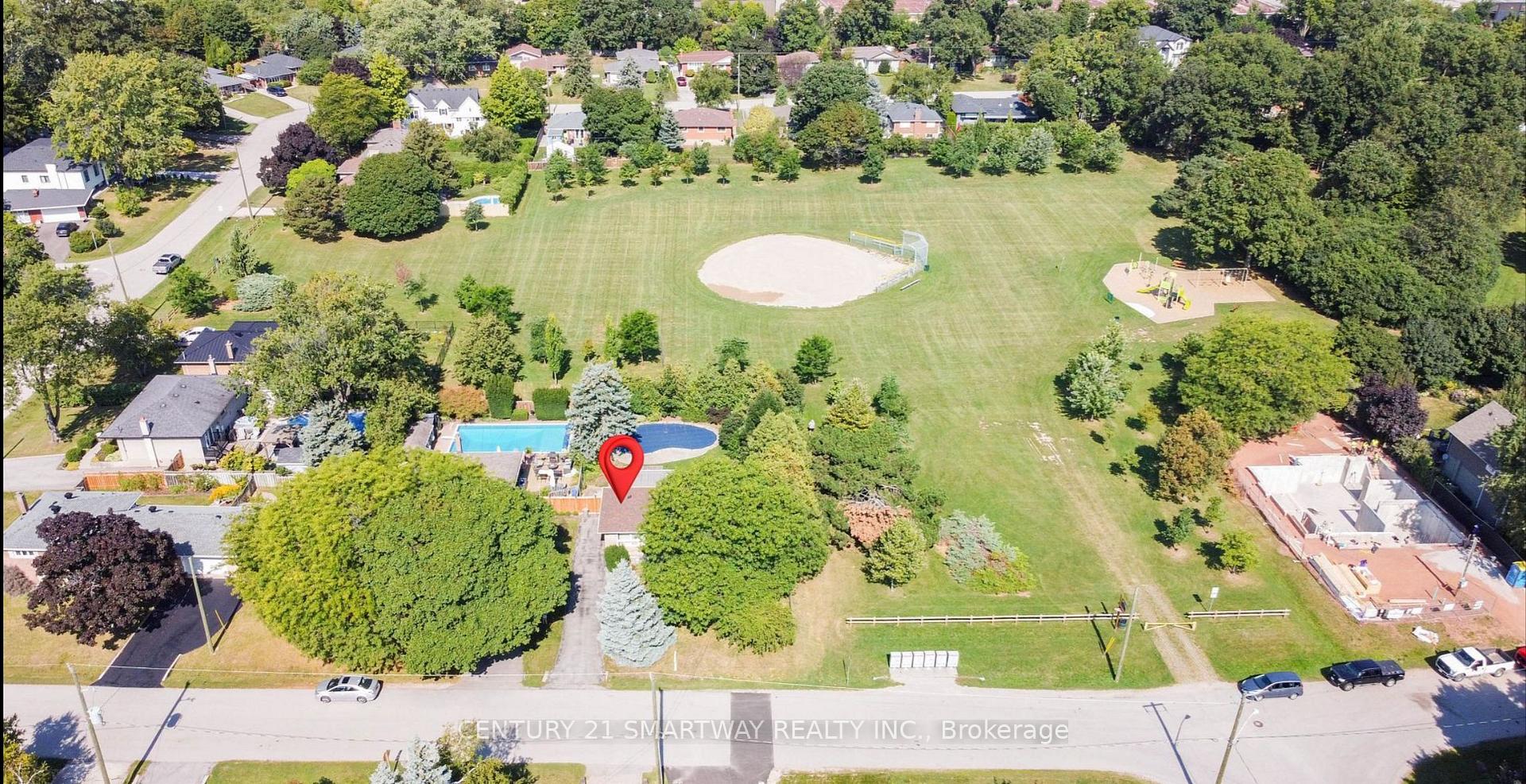 Photo 4 of 2075 Seabrook Drive, Oakville, West — HOMEH
