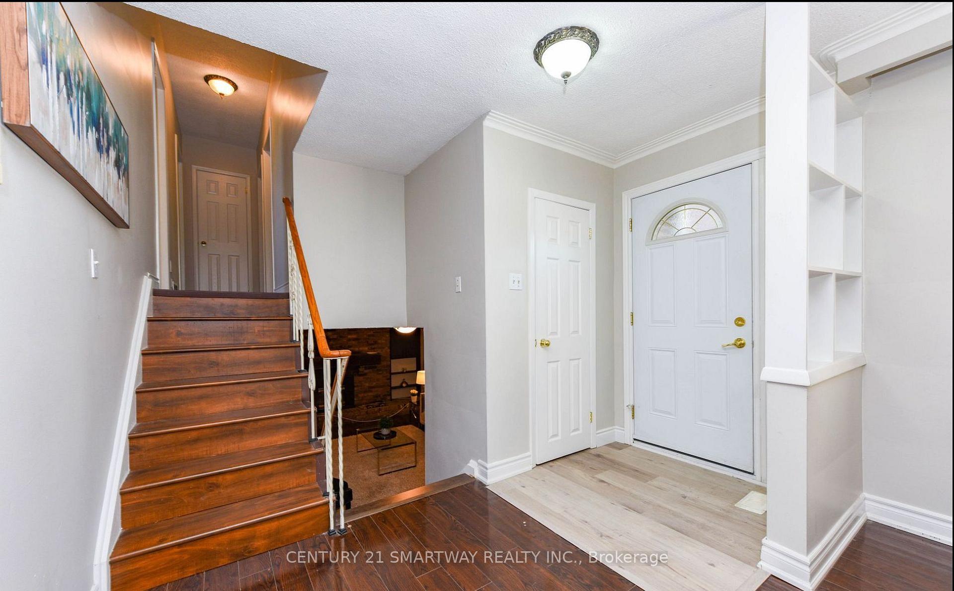 Photo 5 of 2075 Seabrook Drive, Oakville, West — HOMEH