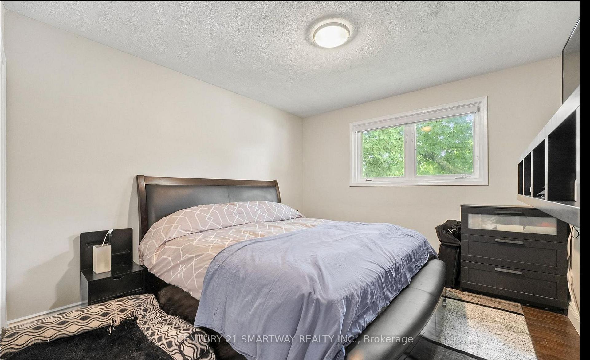 Photo 14 of 2075 Seabrook Drive, Oakville, West — HOMEH