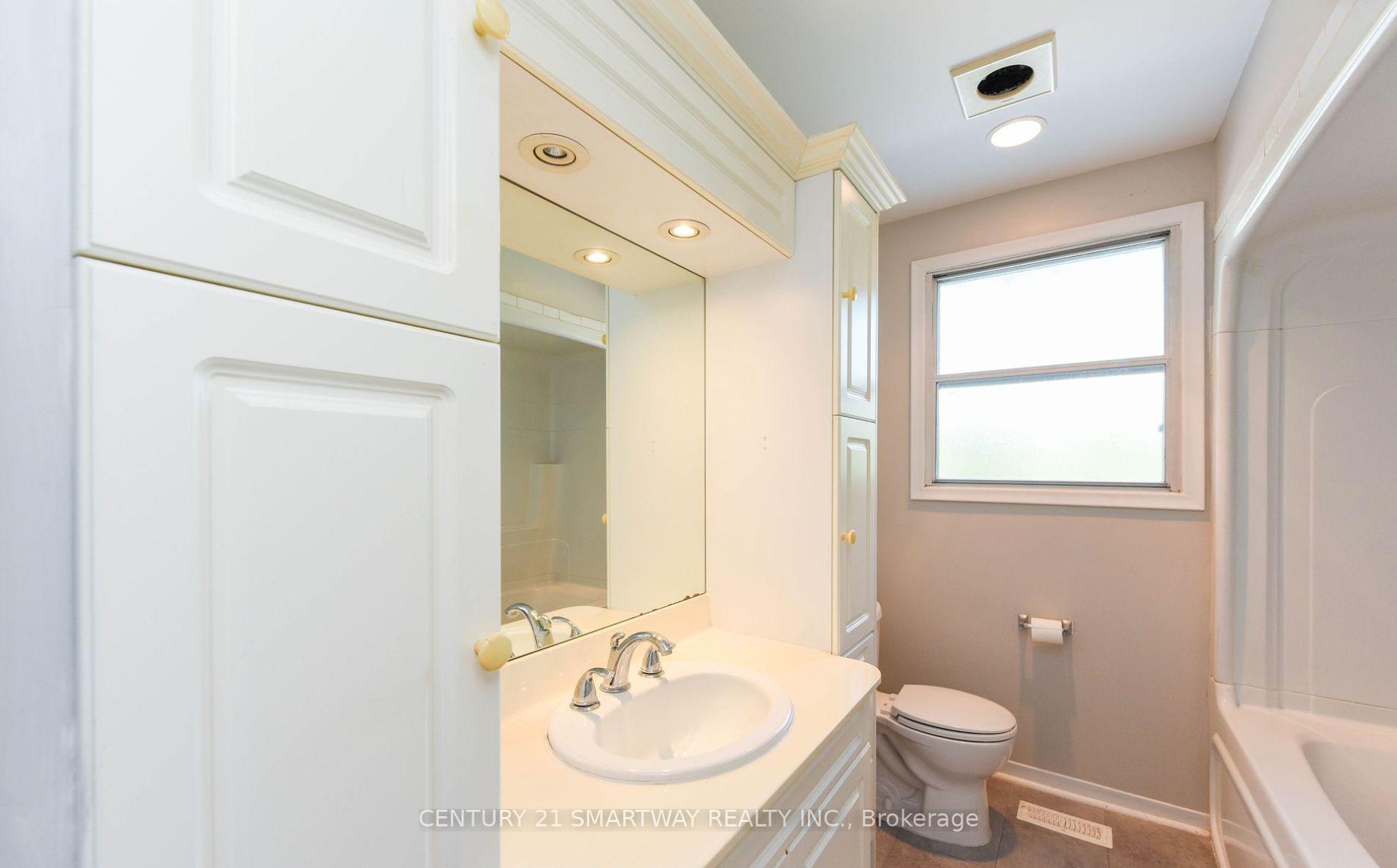 Photo 19 of 2075 Seabrook Drive, Oakville, West — HOMEH