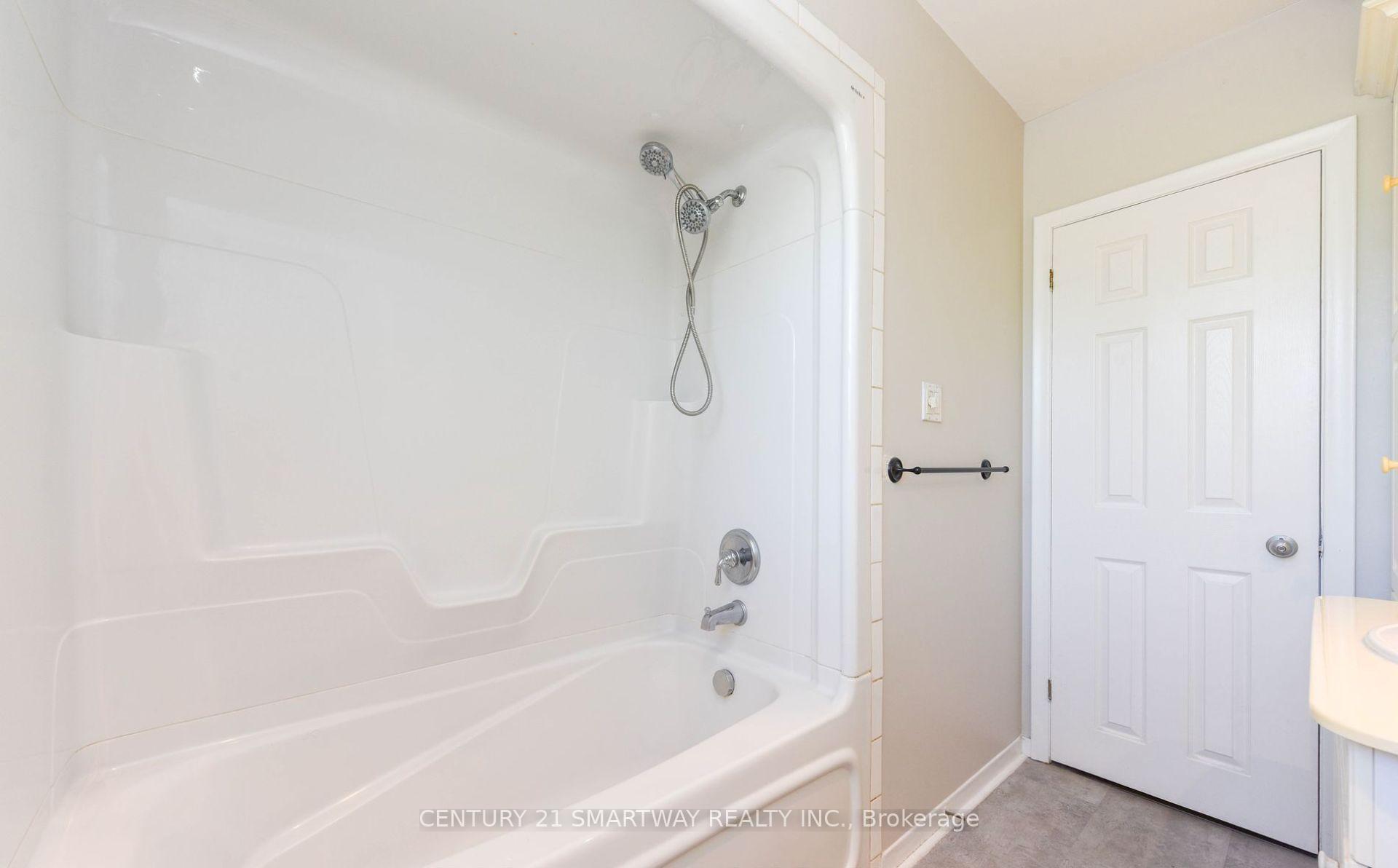 Photo 20 of 2075 Seabrook Drive, Oakville, West — HOMEH
