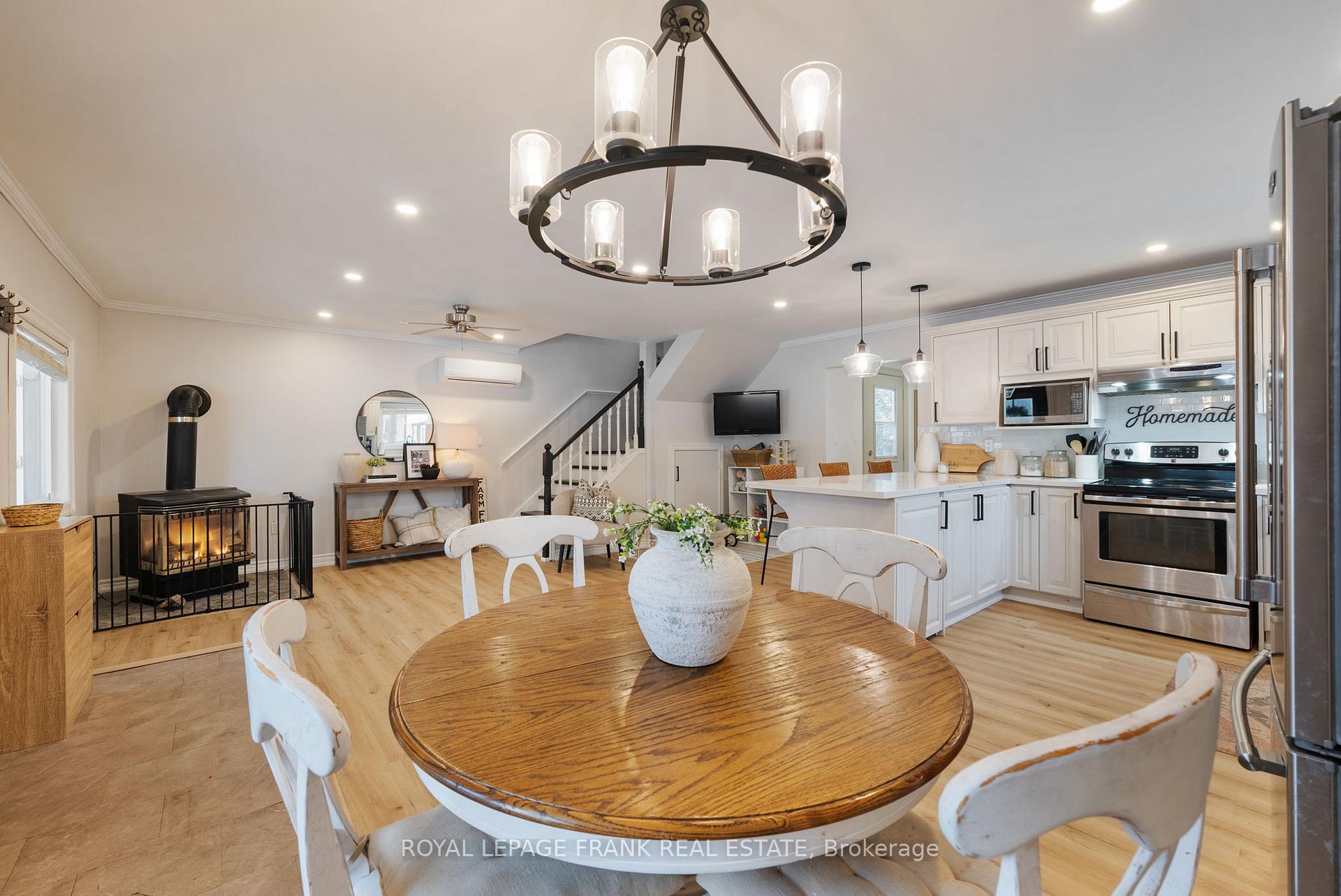 Photo 7 of 423 Pefferlaw Road, Georgina, Pefferlaw — HOMEH