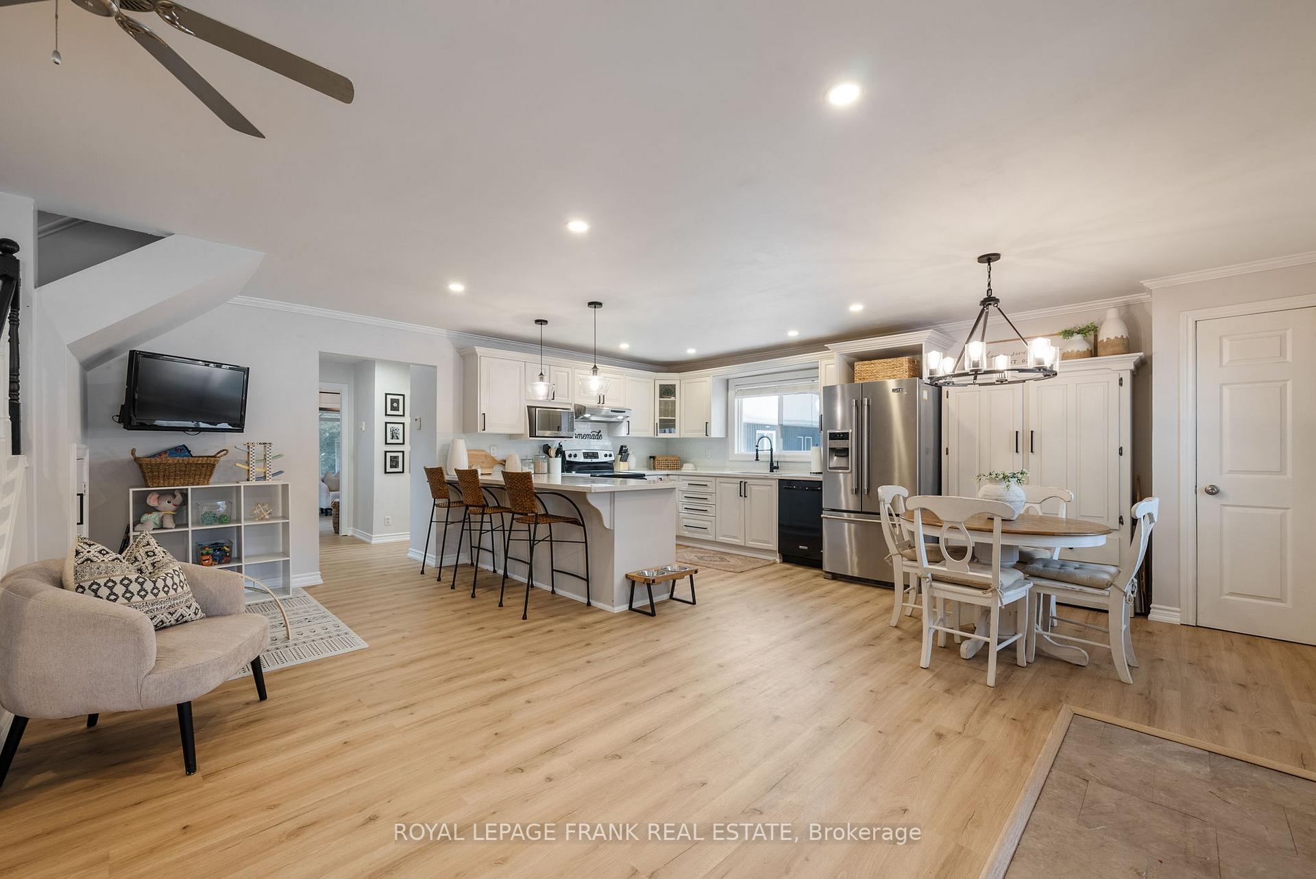Photo 13 of 423 Pefferlaw Road, Georgina, Pefferlaw — HOMEH