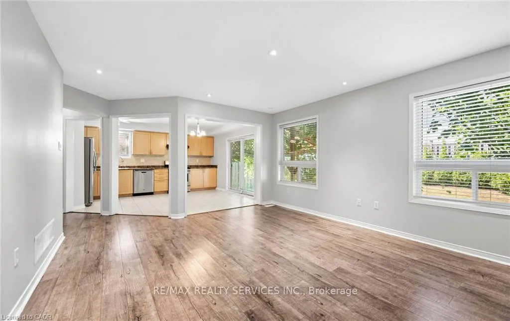 Photo 11 of 48 Powell Drive, Hamilton, Binbrook — HOMEH