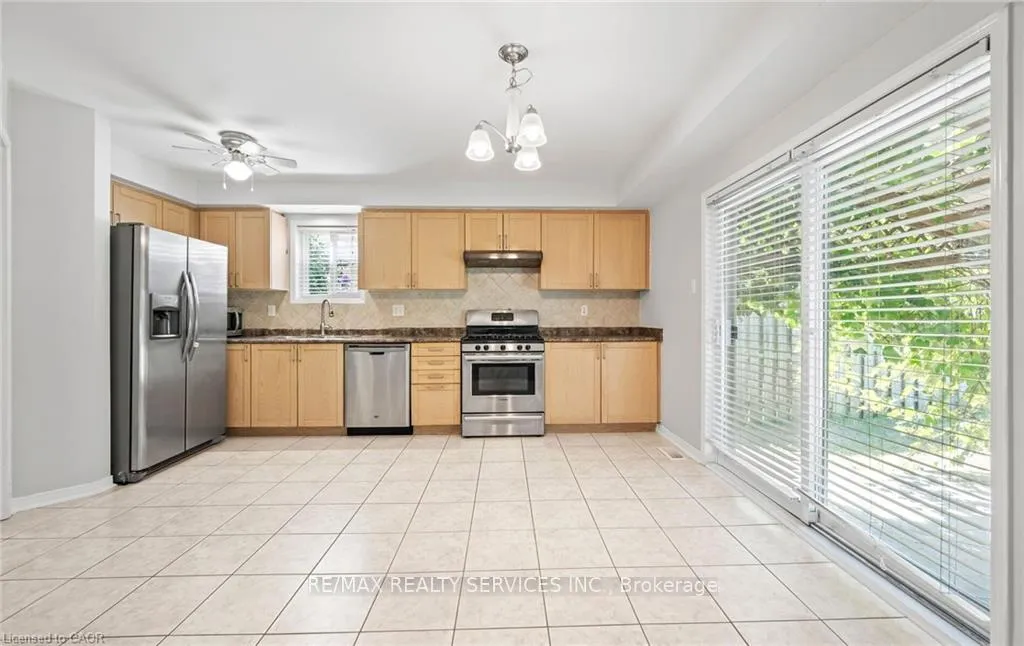 Photo 12 of 48 Powell Drive, Hamilton, Binbrook — HOMEH